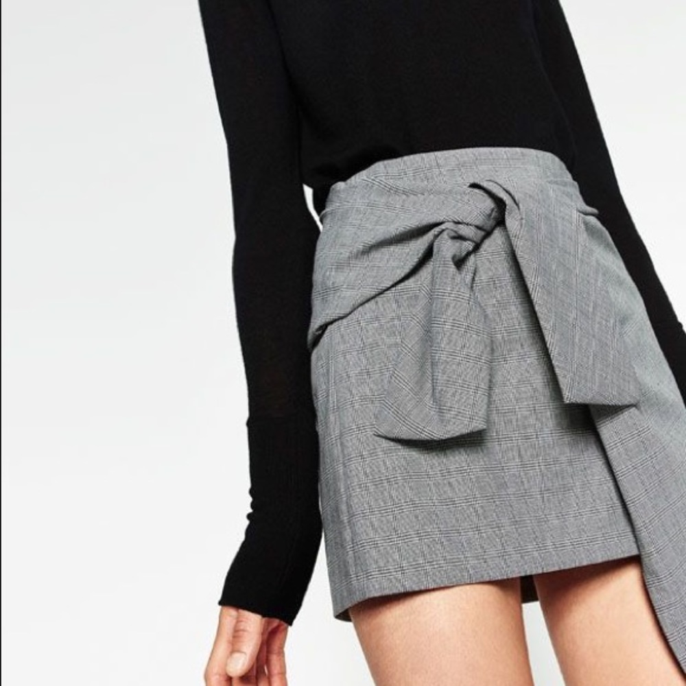 Zara mini skirt with front knot